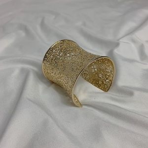 KENDRA SCOTT GOLD CUFF